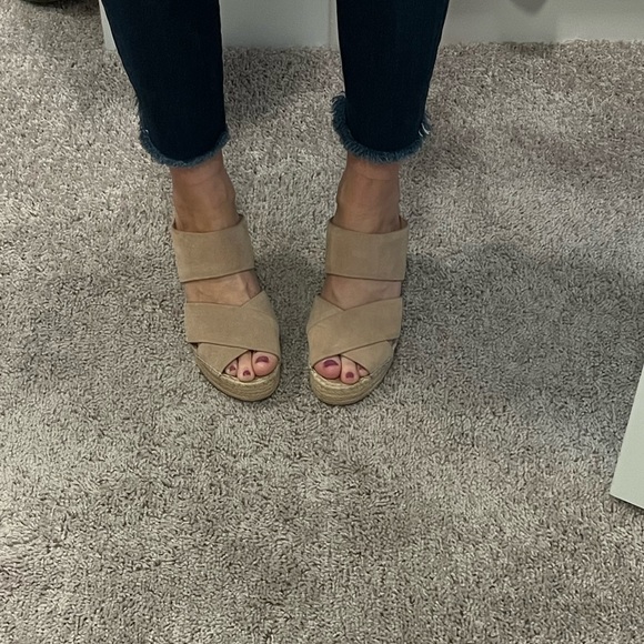 Kenneth Cole Espadrilles SZ 8 “Olivia X Band” - Picture 2 of 9